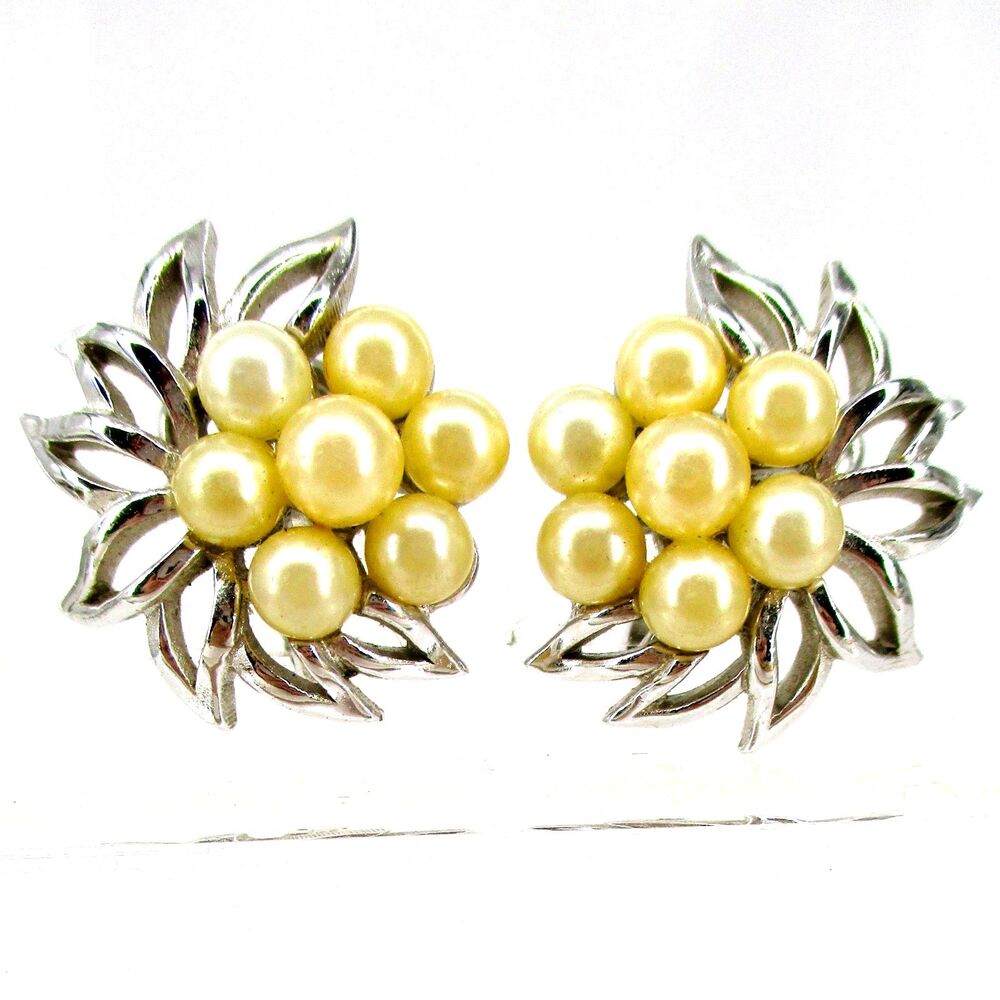 Vtg Crown Trifari Faux Pearl Leaf Cluster Clip On Earrings Silver Tone 1960s 1"